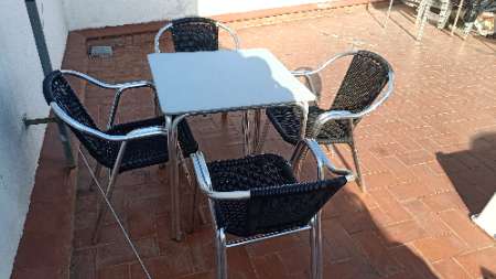 Mataró 全新 共20把椅子 两张桌 ...