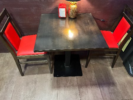 低价出售二手餐馆桌椅。wx➕1979 ...